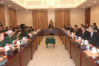 President Welcomes Head of Liaison Board for Vietnamese Volunteer Soldiers and Experts in Laos